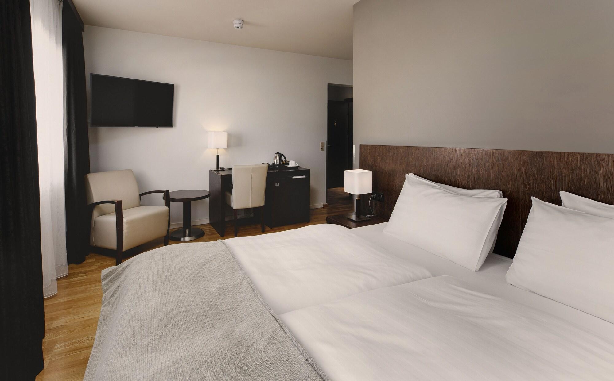 Hotel Kea By Keahotels Акурейри Екстериор снимка